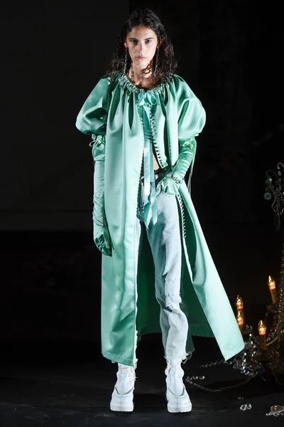 Look 2